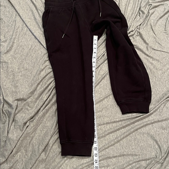 Lululemon Scuba High-Rise Cropped Jogger Black size 4 - Picture 12 of 12